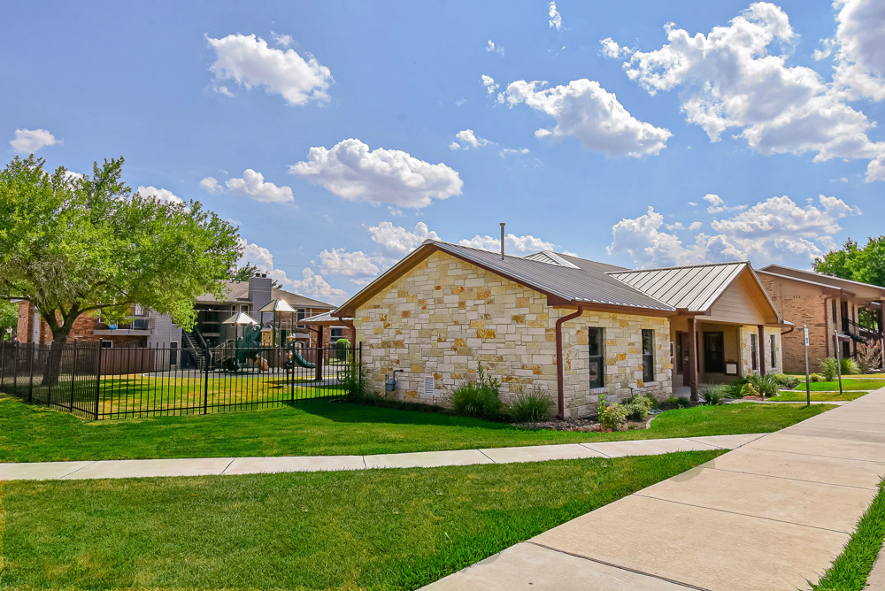 Taylor Square leasing office exterior